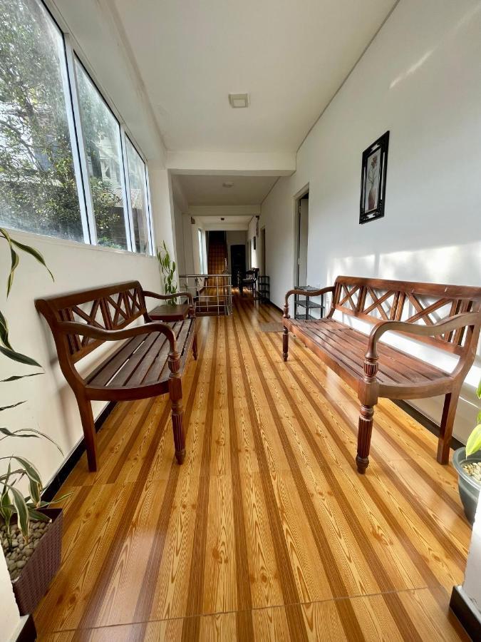 Daddy'S Guest Home Nallathanniya Exterior photo